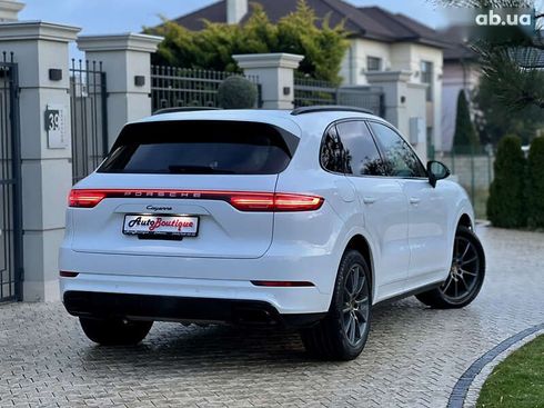 Porsche Cayenne 2018 - фото 16