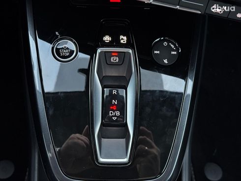 Audi Q4 e-tron 2023 белый - фото 91
