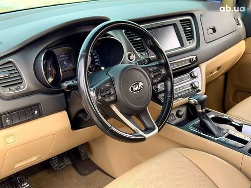 Kia Carnival 2020 - фото 18