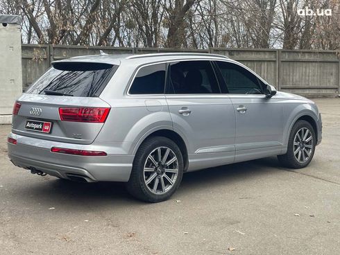 Audi Q7 2017 серый - фото 5