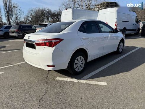 Toyota Corolla 2017 - фото 3