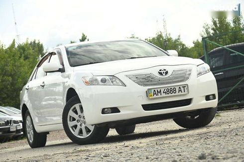 Toyota Camry 2008 - фото 2
