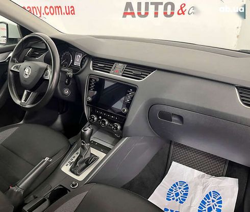 Skoda Octavia 2019 - фото 8