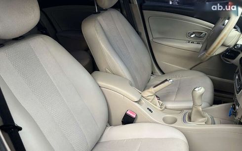 Renault Fluence 2010 - фото 12