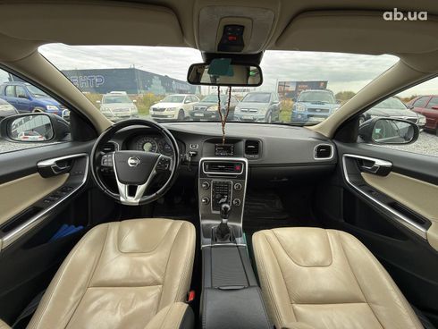 Volvo V60 2013 серый - фото 23