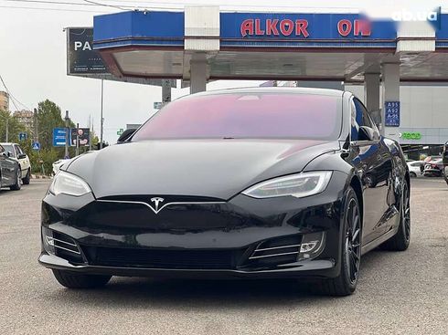 Tesla Model S 2019 - фото 7