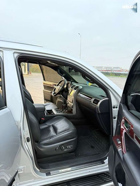Lexus GX 2019 - фото 15