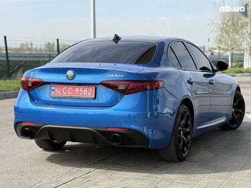 Alfa Romeo Giulia 2017 - фото 25