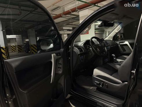 Toyota Land Cruiser Prado 2023 - фото 21