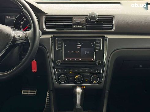 Volkswagen Passat 2017 - фото 25