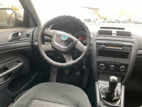 Skoda Octavia 2010 серый - фото 20