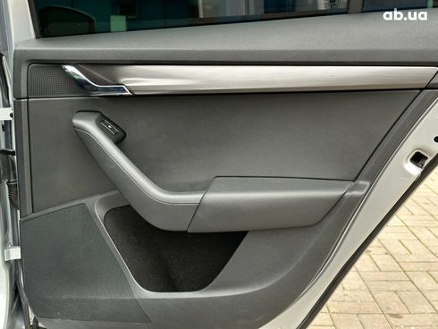 Skoda Octavia 2018 серый - фото 15