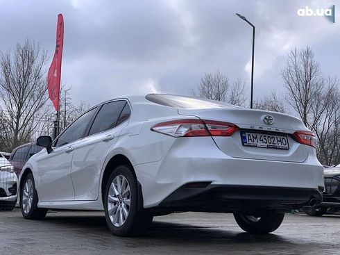 Toyota Camry 2019 - фото 21