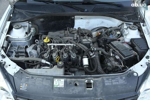 Renault Clio 2010 - фото 14