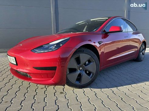 Tesla Model 3 2021 - фото 2