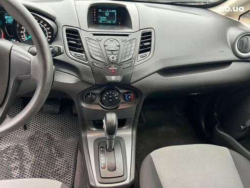 Ford Fiesta 2015 серый - фото 51
