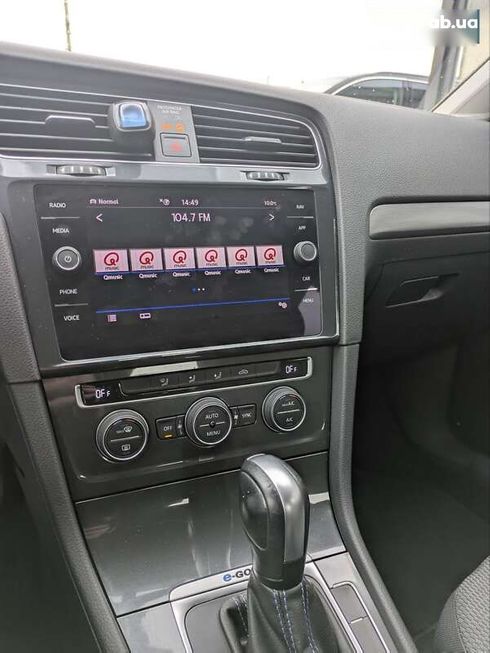 Volkswagen e-Golf 2020 - фото 15