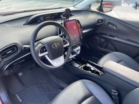 Toyota Prius 2017 - фото 20