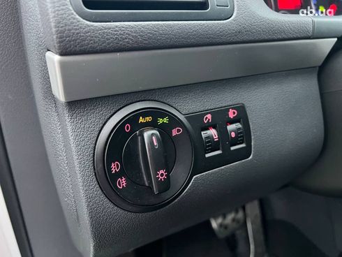 Volkswagen Touran 2009 белый - фото 20