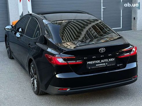 Toyota Camry 2024 - фото 20