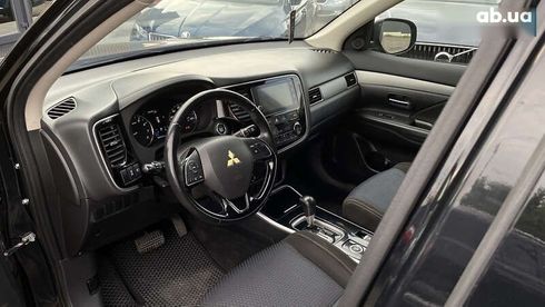 Mitsubishi Outlander 2018 - фото 25