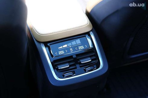 Volvo XC90 2017 - фото 26