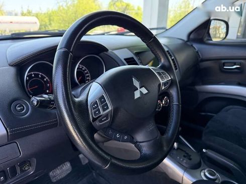 Mitsubishi Outlander 2012 - фото 17