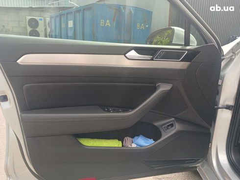 Volkswagen Passat 2017 серый - фото 9