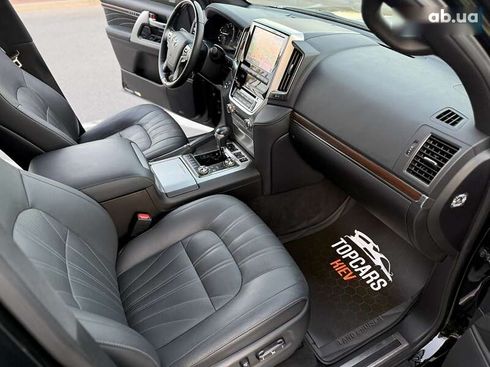 Toyota Land Cruiser 2020 - фото 27