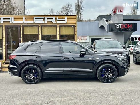 Volkswagen Touareg 2020 - фото 12