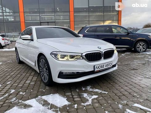 BMW 5 серия 2018 - фото 1