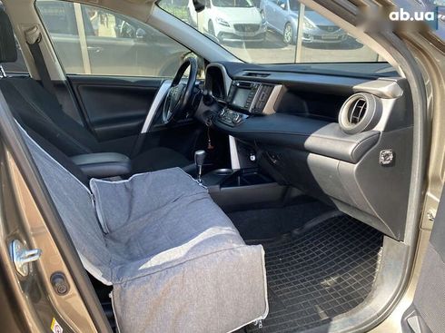 Toyota RAV4 2015 - фото 11