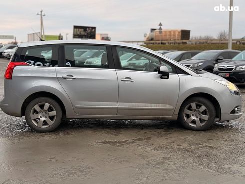 Peugeot 5008 2011 серый - фото 10