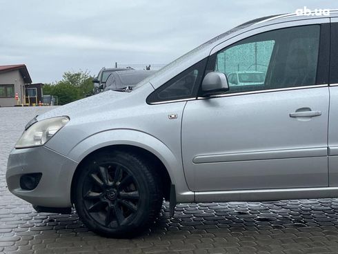 Opel Zafira 2010 серый - фото 4