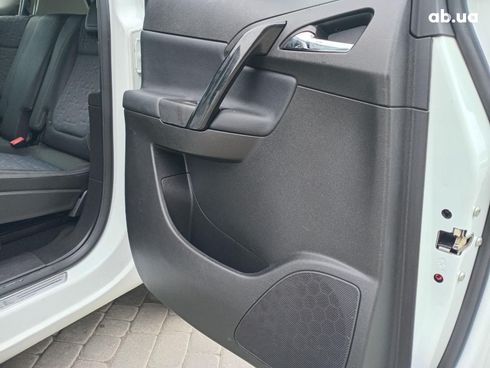 Opel Meriva 2012 белый - фото 15