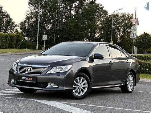 Toyota Camry 2011 - фото 16