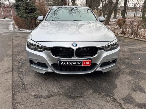 BMW 3 серия 2017 серый - фото 2