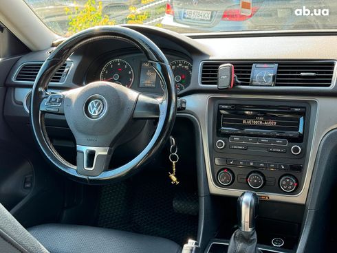 Volkswagen Passat 2015 белый - фото 29