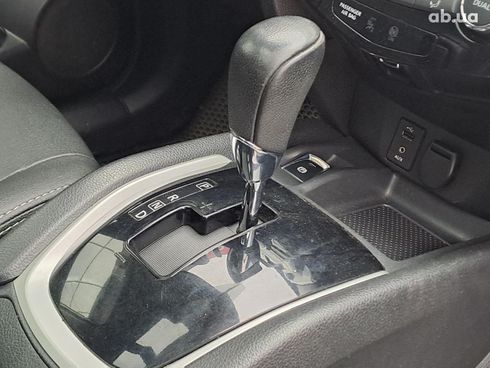 Nissan X-Trail 2017 белый - фото 14