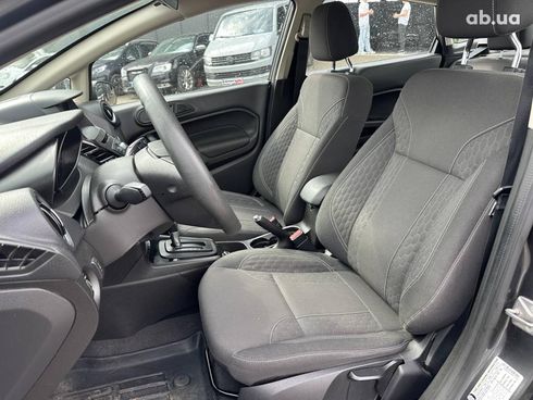 Ford Fiesta 2019 серый - фото 18