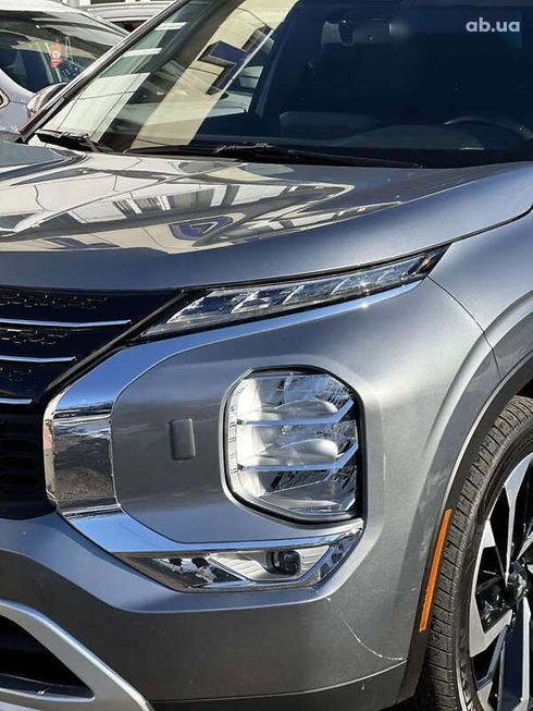 Mitsubishi Outlander 2023 - фото 8