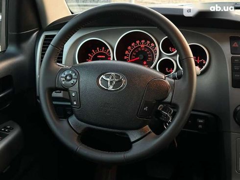 Toyota Sequoia 2013 - фото 24