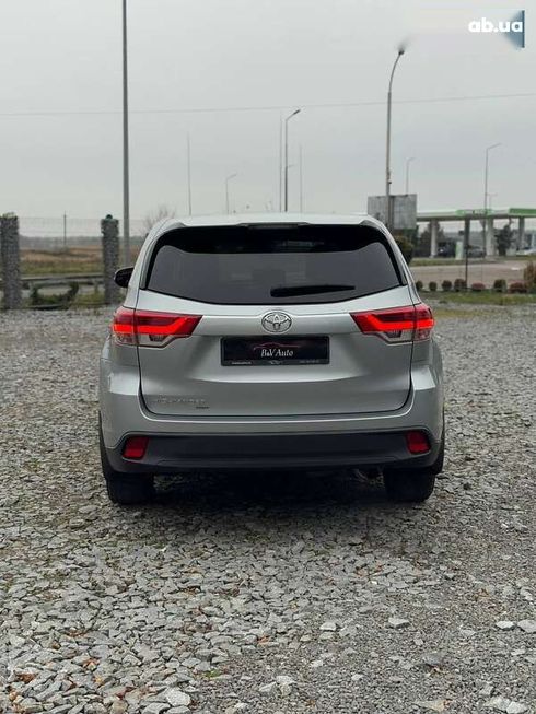 Toyota Highlander 2017 - фото 4