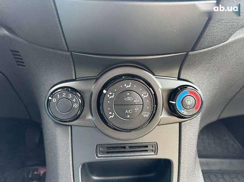Ford Fiesta 2015 - фото 19