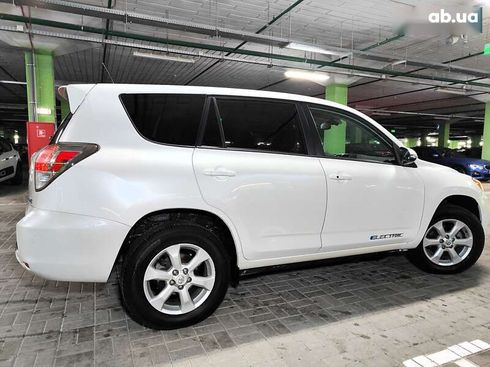 Toyota RAV4 2013 - фото 24