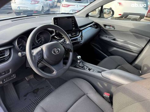 Toyota C-HR 2019 - фото 17
