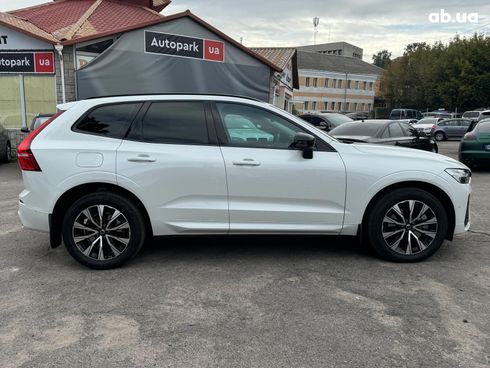 Volvo XC60 2023 белый - фото 8