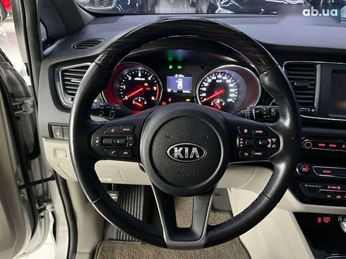 Kia Carnival 2019 - фото 11