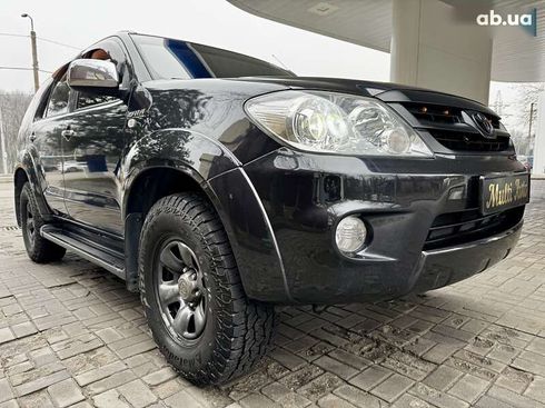 Toyota Fortuner 2007 - фото 12