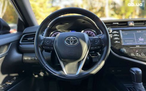 Toyota Camry 2020 - фото 15